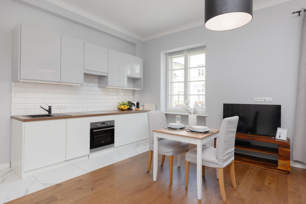 City Center Aparthotel Chmielna By Noclegi Renters ワルシャワ エクステリア 写真
