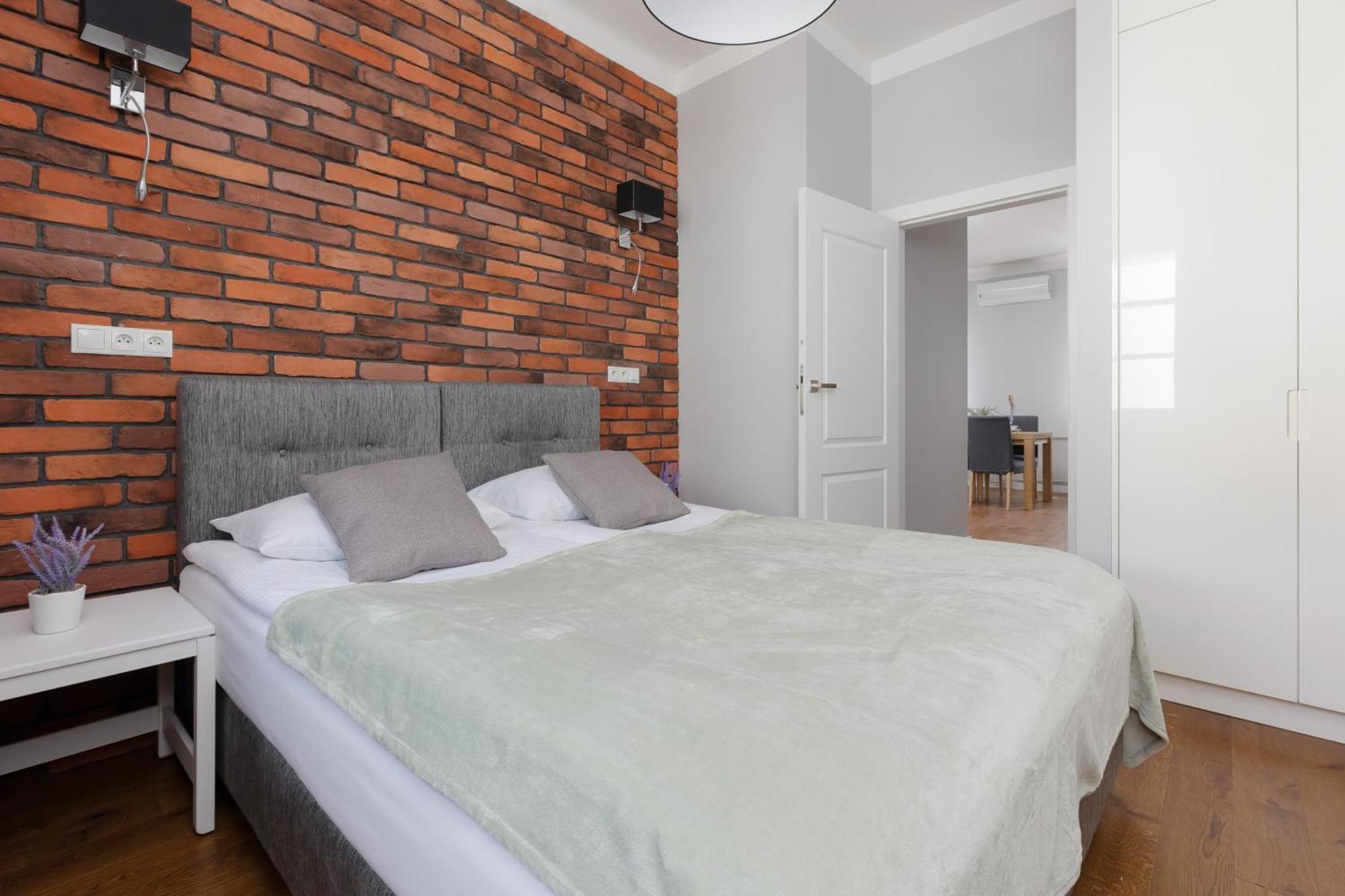 City Center Aparthotel Chmielna By Noclegi Renters ワルシャワ エクステリア 写真