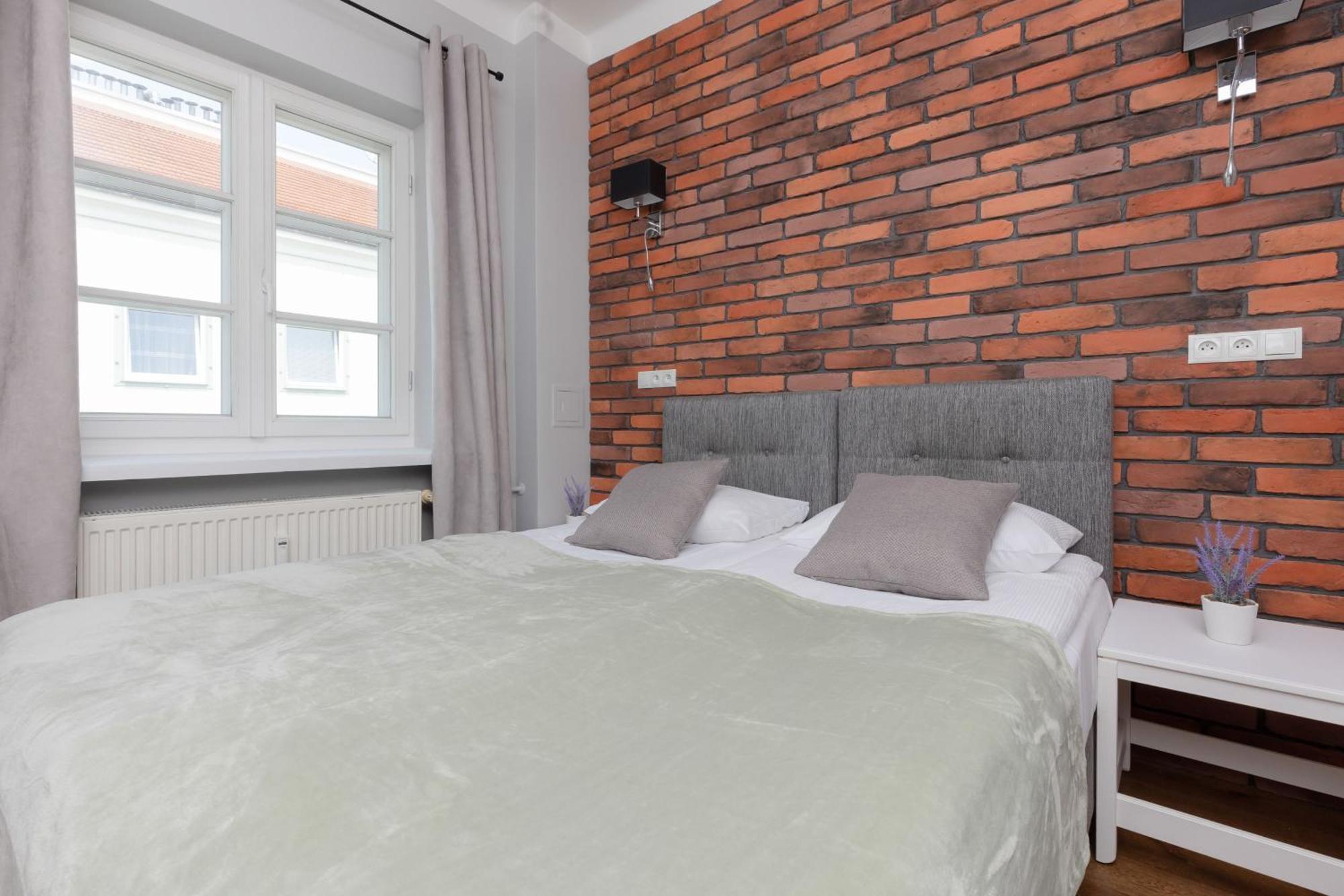 City Center Aparthotel Chmielna By Noclegi Renters ワルシャワ エクステリア 写真