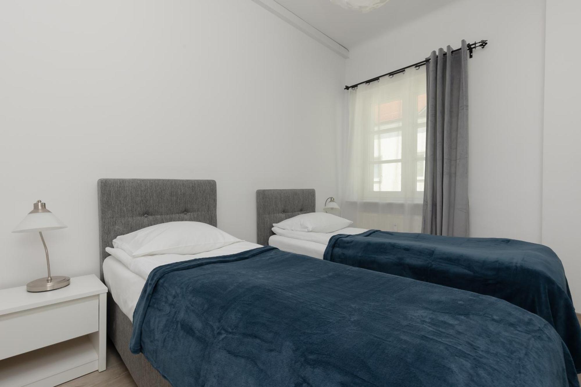 City Center Aparthotel Chmielna By Noclegi Renters ワルシャワ エクステリア 写真