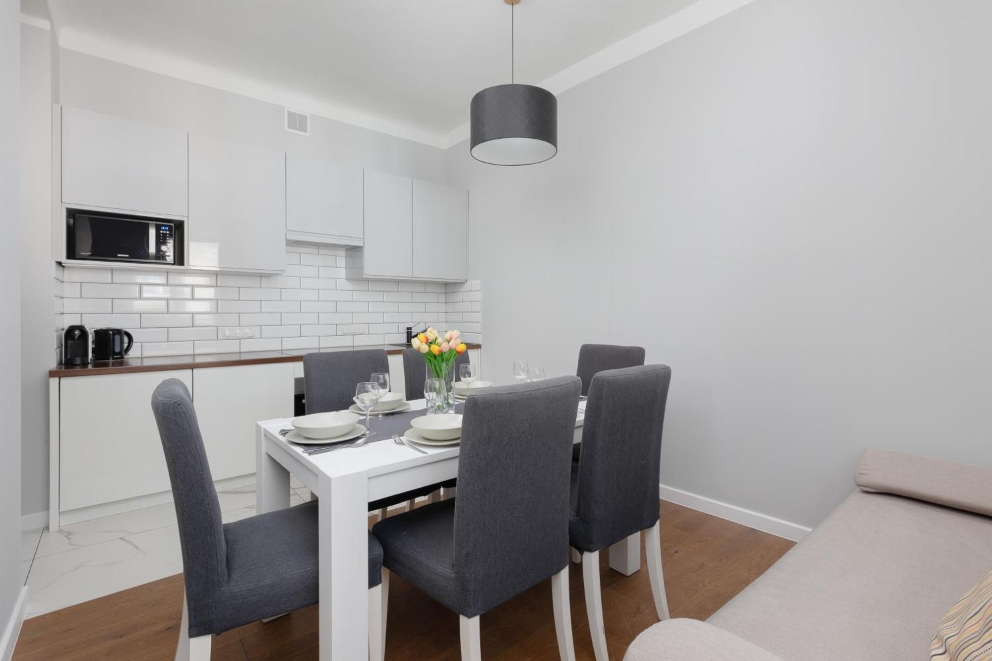 City Center Aparthotel Chmielna By Noclegi Renters ワルシャワ エクステリア 写真