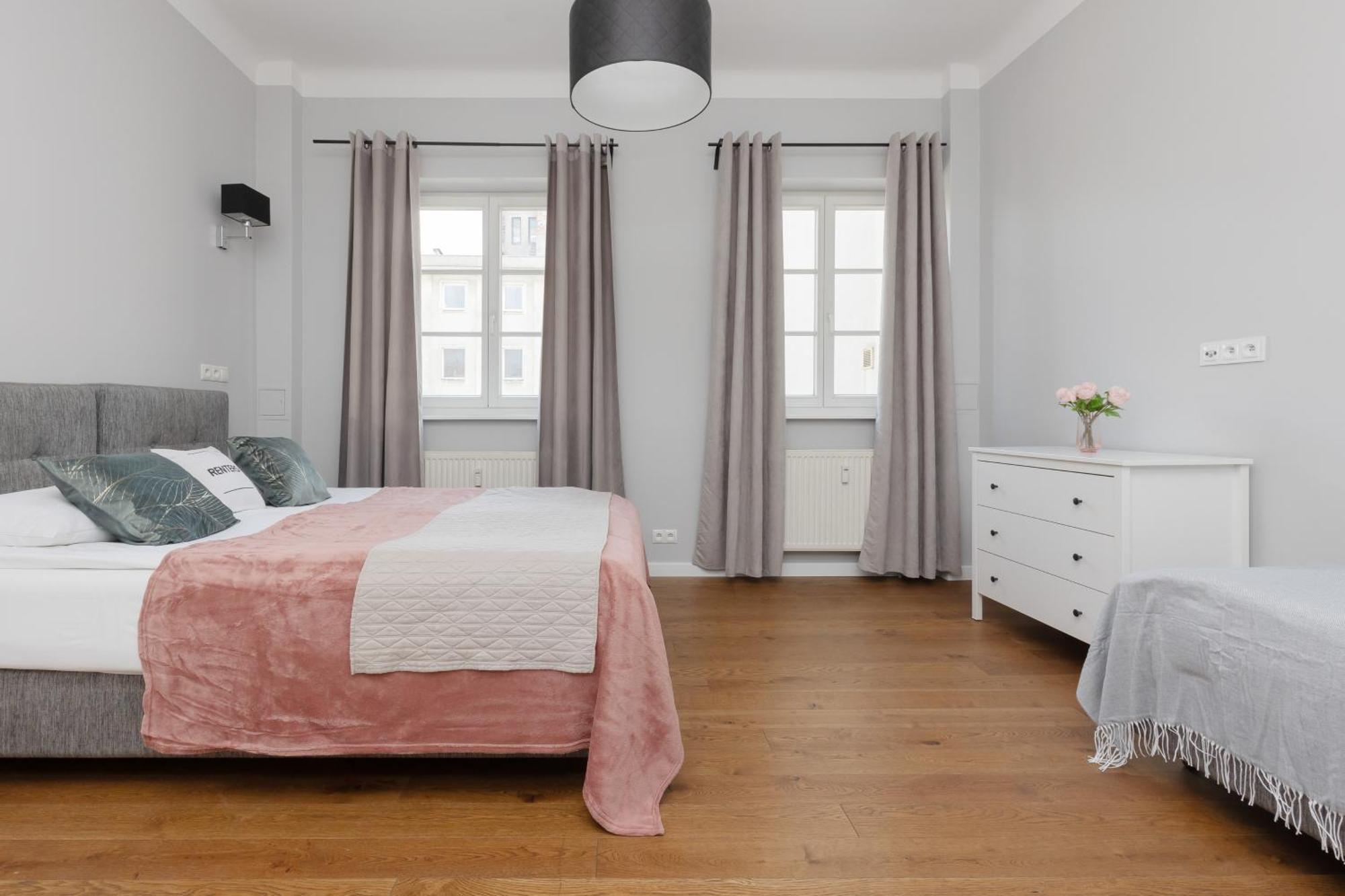 City Center Aparthotel Chmielna By Noclegi Renters ワルシャワ エクステリア 写真