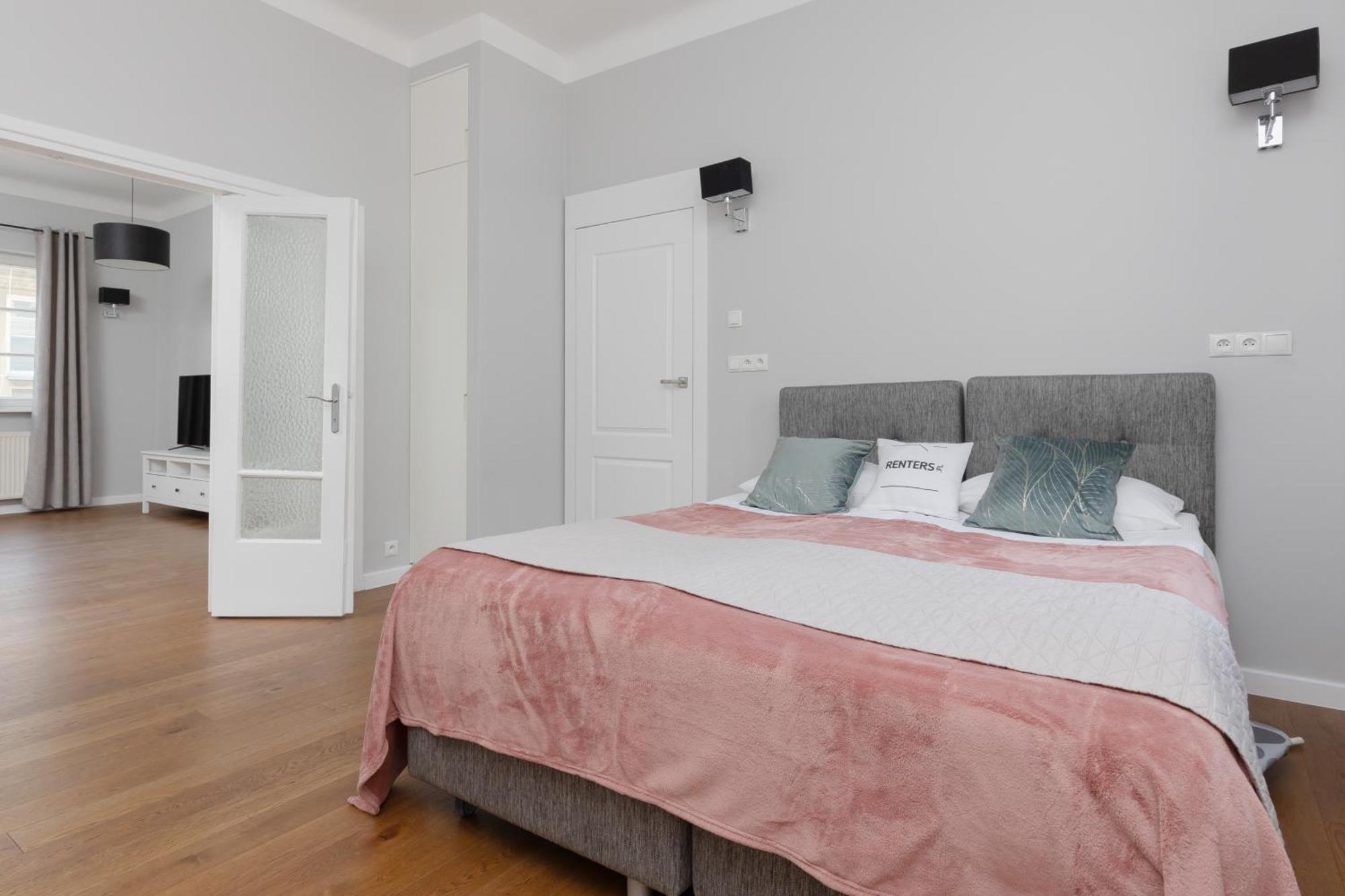 City Center Aparthotel Chmielna By Noclegi Renters ワルシャワ エクステリア 写真
