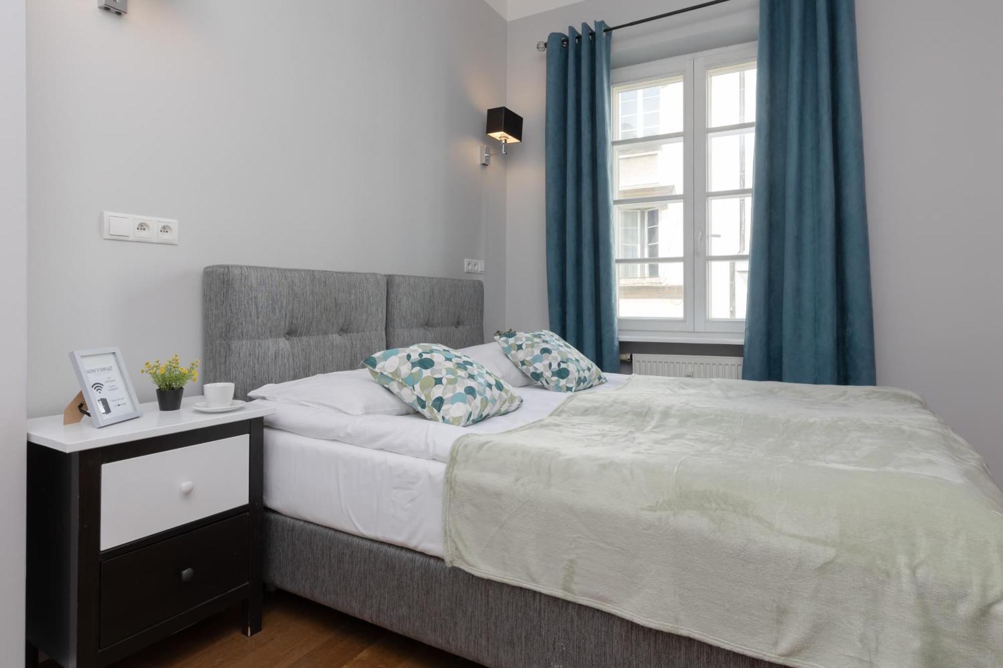 City Center Aparthotel Chmielna By Noclegi Renters ワルシャワ エクステリア 写真
