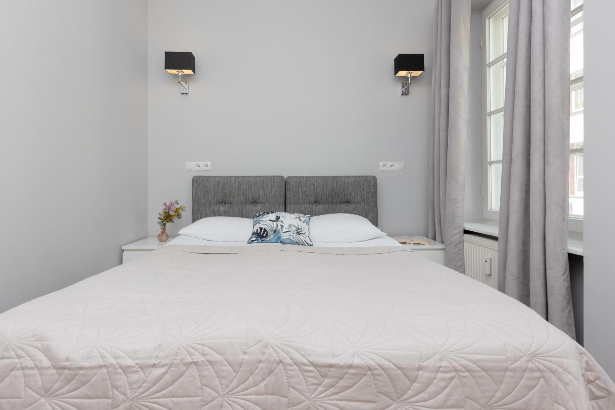 City Center Aparthotel Chmielna By Noclegi Renters ワルシャワ エクステリア 写真